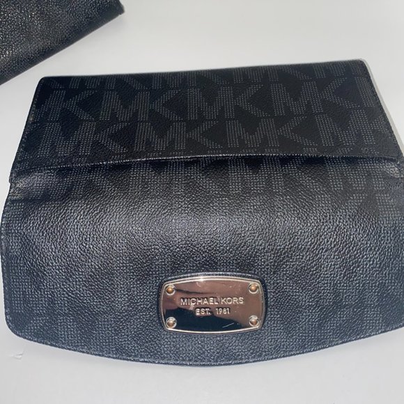 MICHAEL KORS Signature Logo with Wallet - Picture 10 of 13